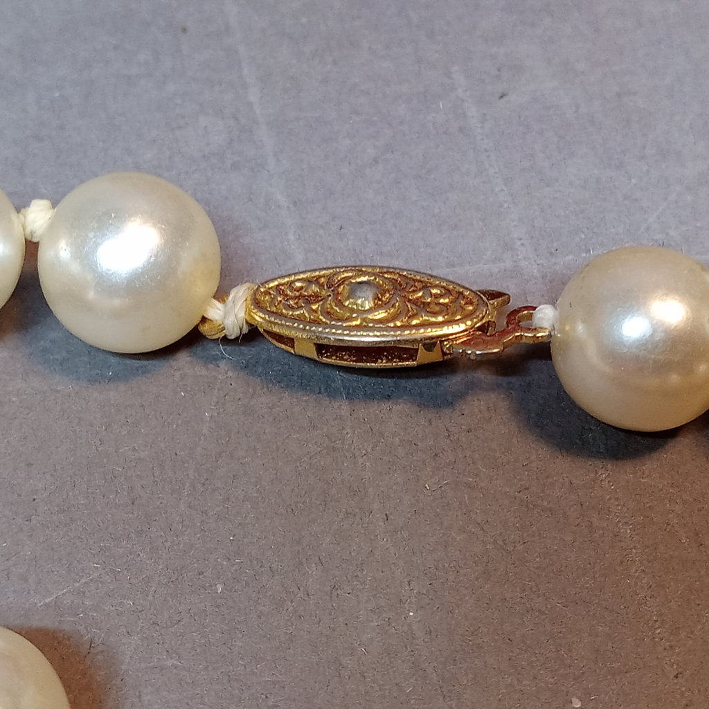 Vintage Pearl Necklaces - image 5 of 9