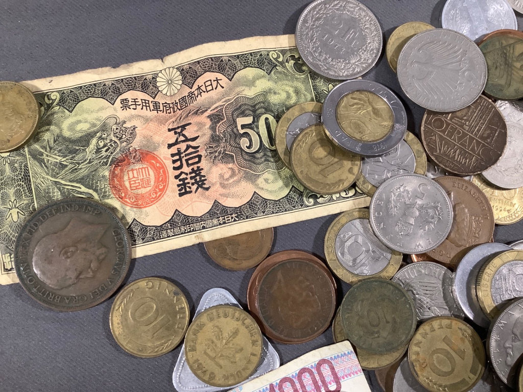 Foreign Coins and Paper Money - image 3 of 6