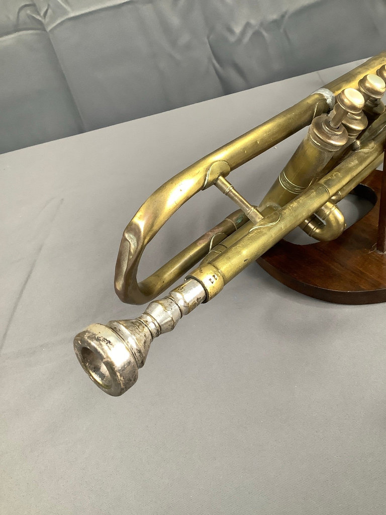 Gonet & Cie Brass Trumpet - image 4 of 5