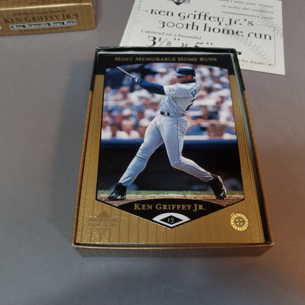 Ken Griffey Jr / Sr Baseball Trading and Collectors Cards - image 4 of 20
