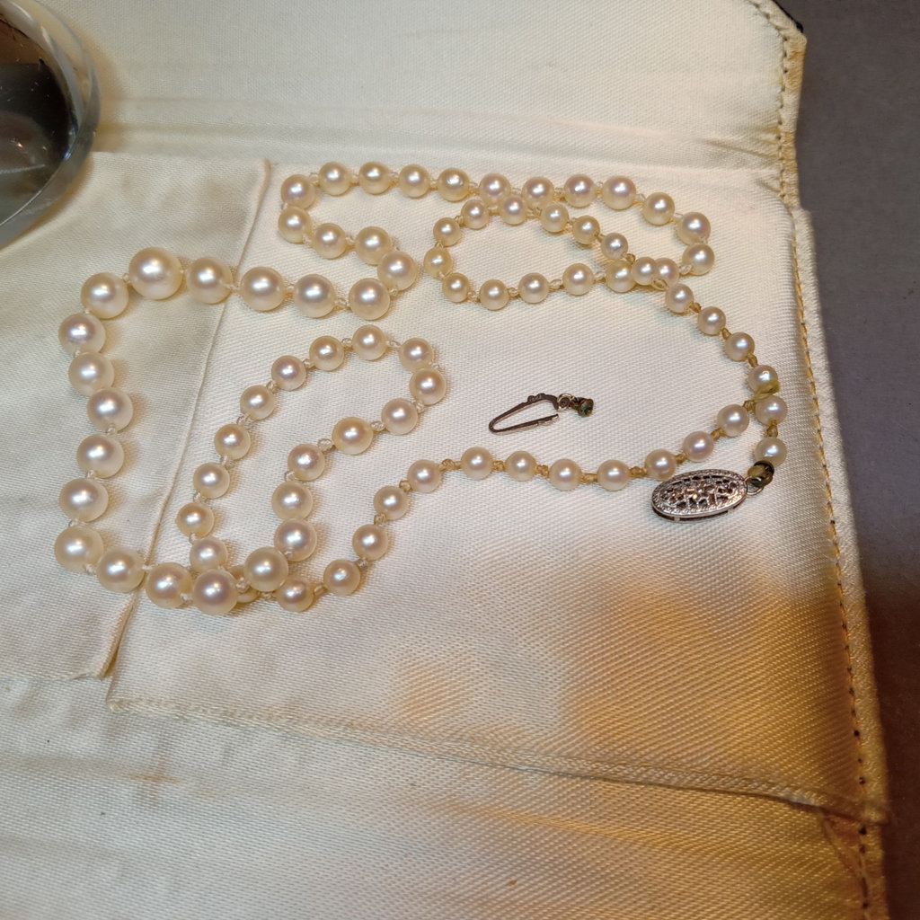 Vintage Pearl Necklaces - image 8 of 9