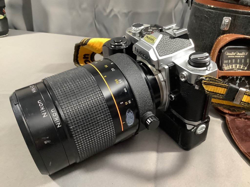 Nikon SLR Camera Kit & Lenses - image 6 of 9
