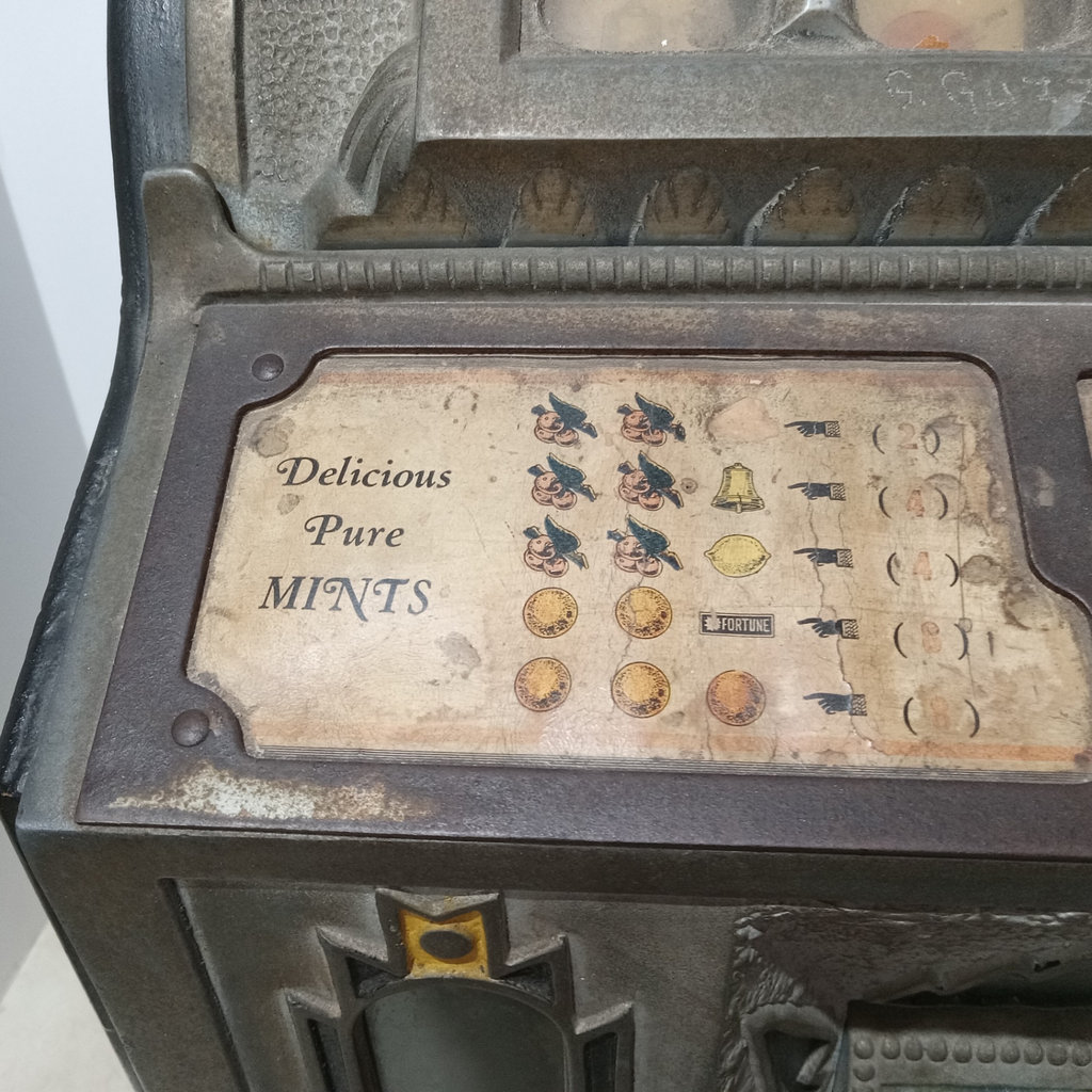 Antique Nickel Slot Machine - image 4 of 22