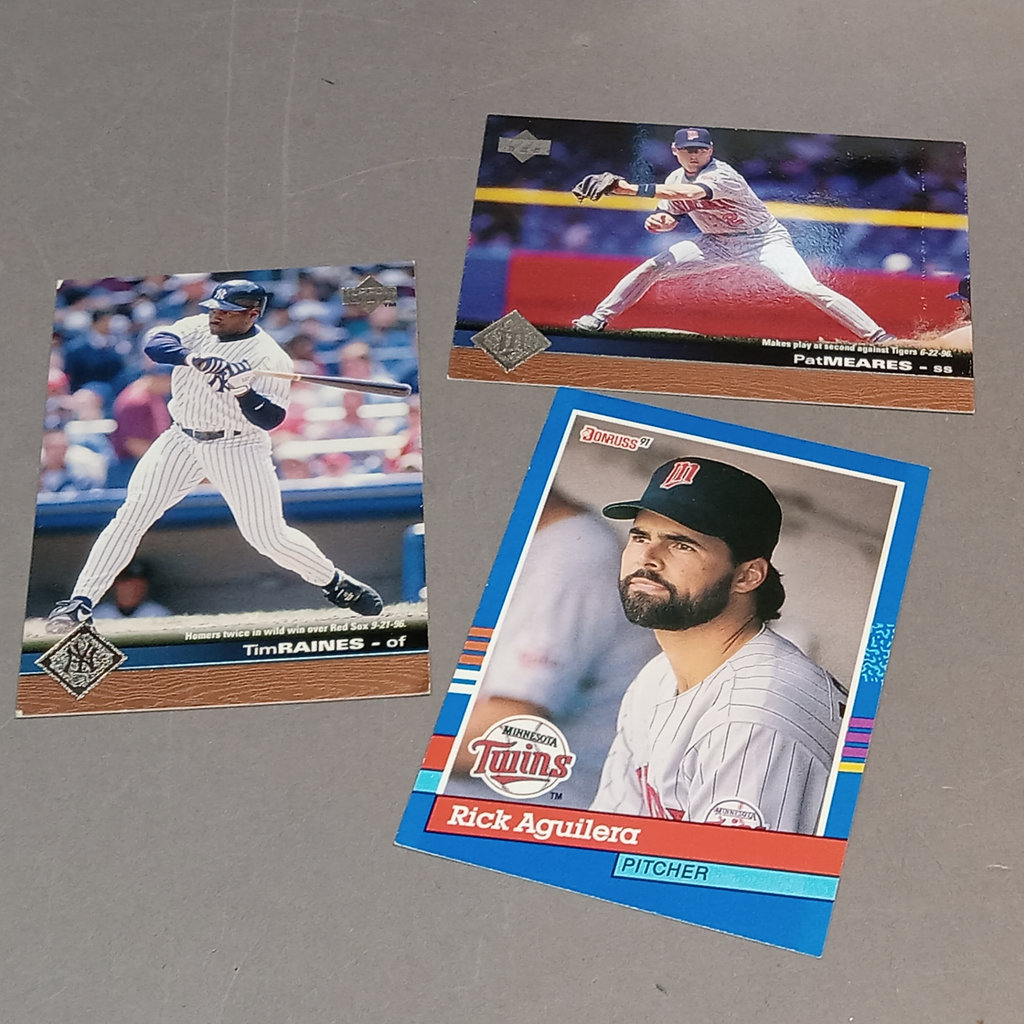 Unsorted Baseball Cards Potpourri 1980s to 2000s - image 7 of 7