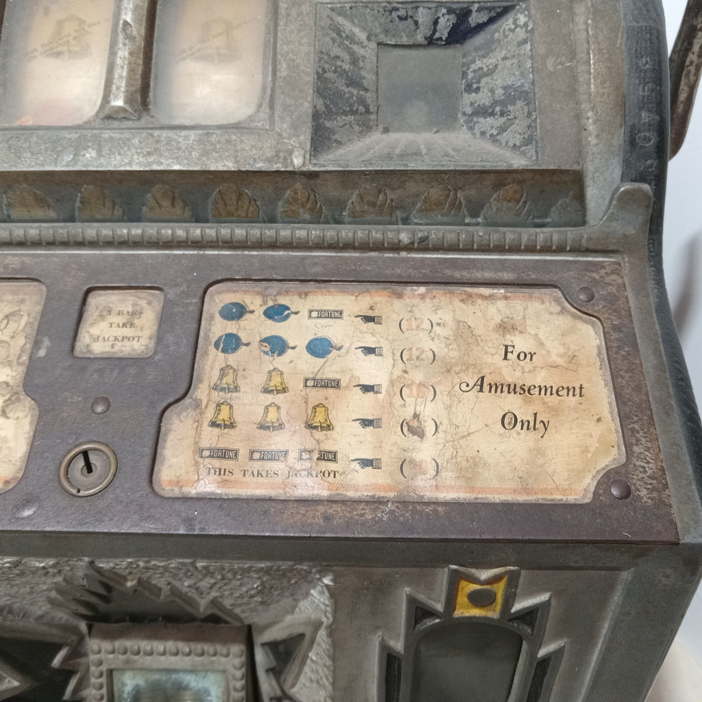 Antique Nickel Slot Machine - image 5 of 22