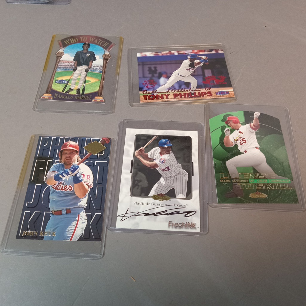 Fleer Hologram / Foil Baseball Trading Cards - image 2 of 19