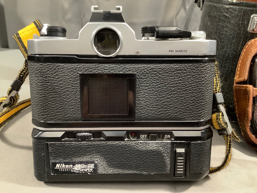 Nikon SLR Camera Kit & Lenses - image 5 of 9