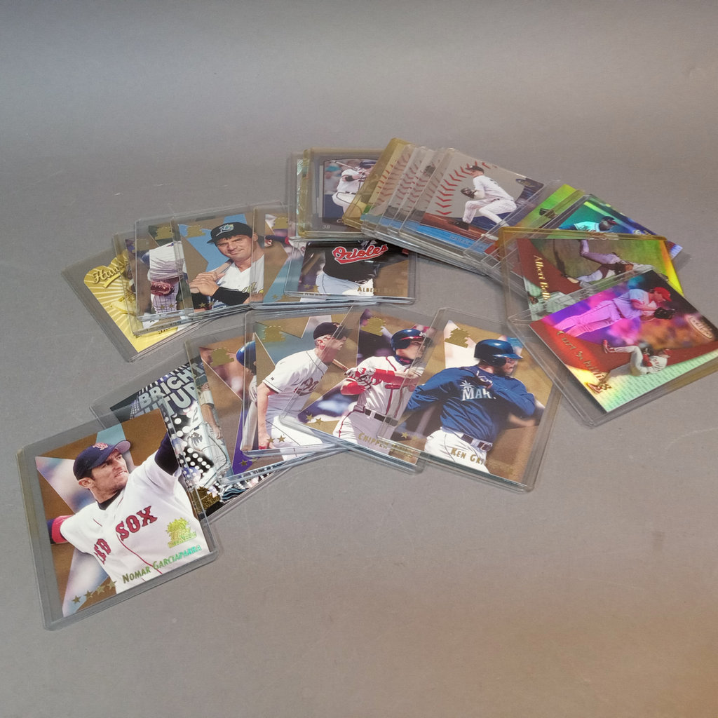Topps Holograph / Foil Baseball Trading Cards - image 9 of 11
