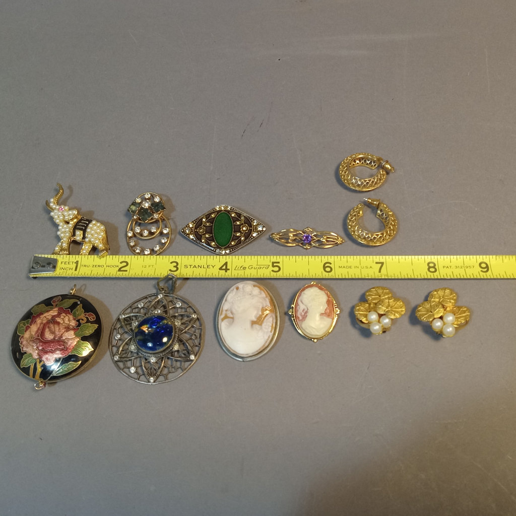 Vintage Romantic Costume Jewelry - image 21 of 21