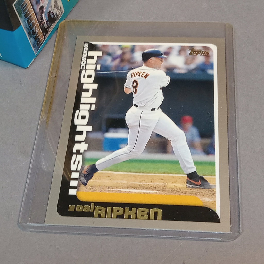 Unsorted Baseball Cards Potpourri 1980s to 2000s - image 3 of 8