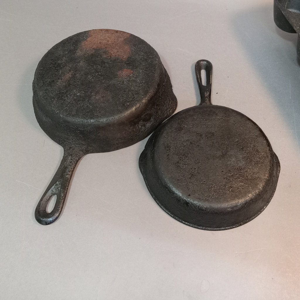 Vintage Cast Iron Cookware - image 3 of 10