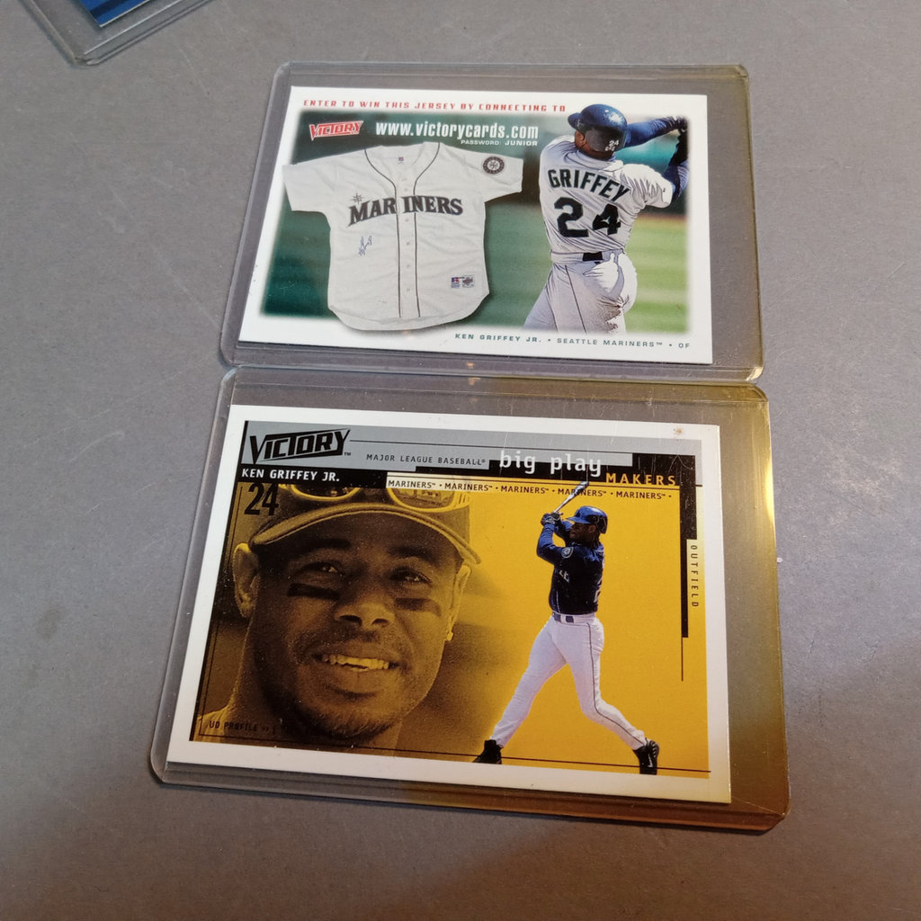 Ken Griffey Jr / Sr Baseball Trading and Collectors Cards - image 9 of 20