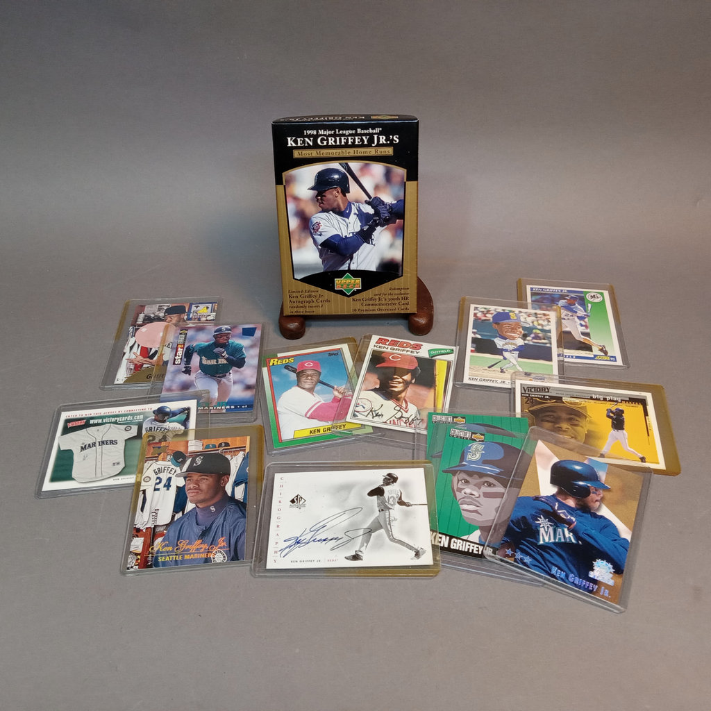 Ken Griffey Jr / Sr Baseball Trading and Collectors Cards - image 1 of 20