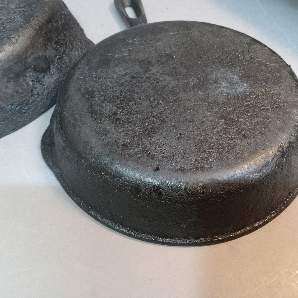 Vintage Cast Iron Cookware - image 5 of 10