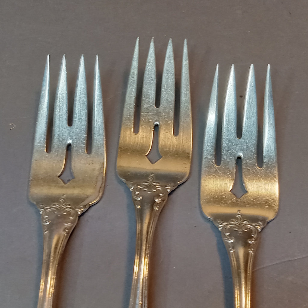 Towle Sterling Flatware / 380+ dwt - image 3 of 11