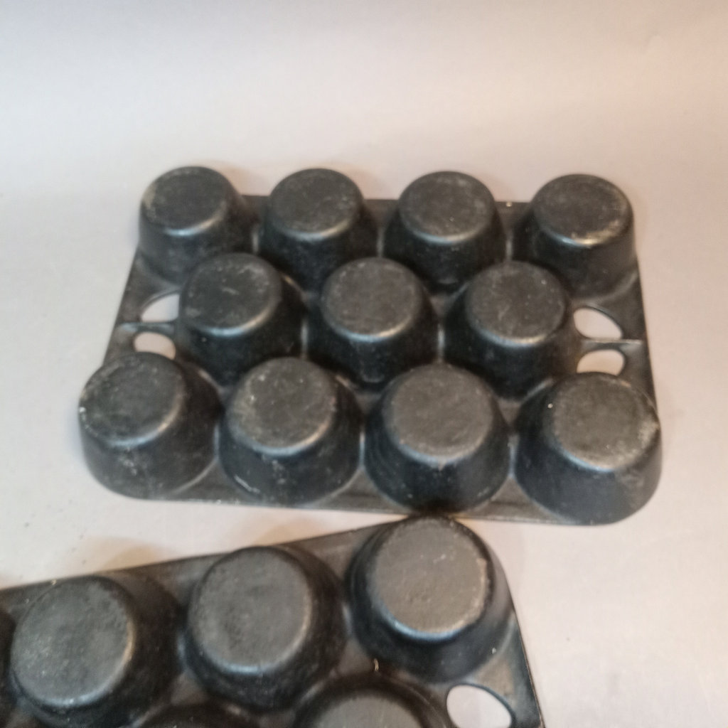 Vintage Cast Iron Cookware - image 10 of 10