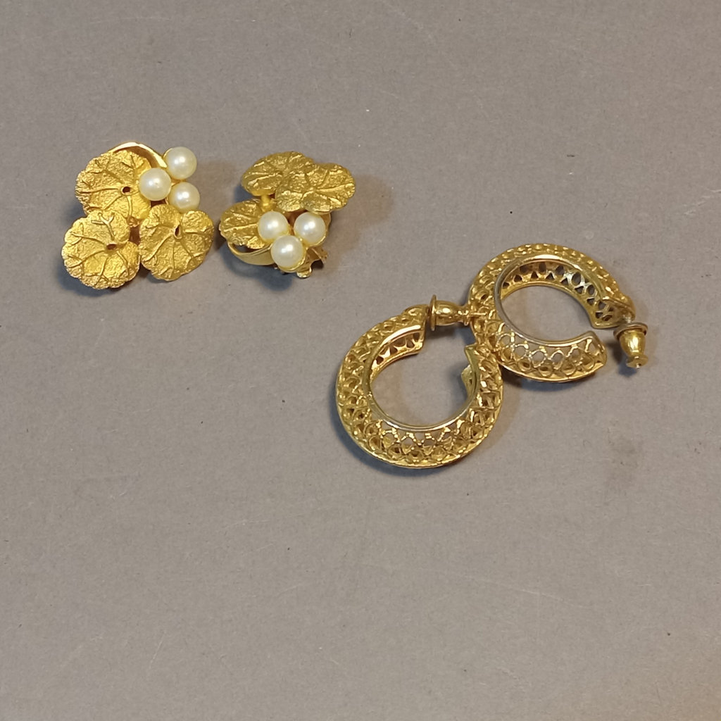 Vintage Romantic Costume Jewelry - image 19 of 21