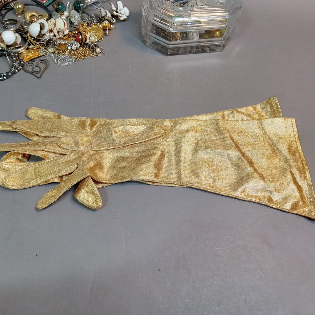 Costume Bling - image 15 of 15