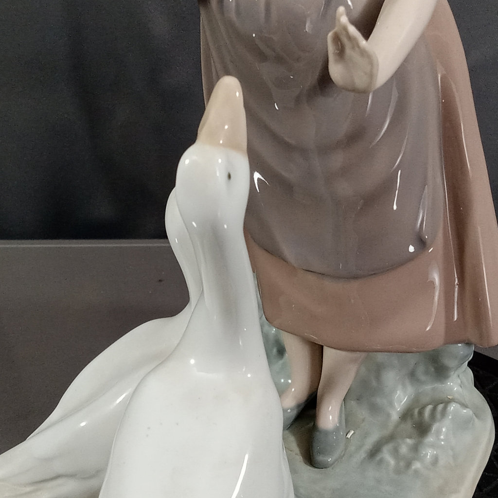 NAO by Lladro Girl with Geeze - image 7 of 10