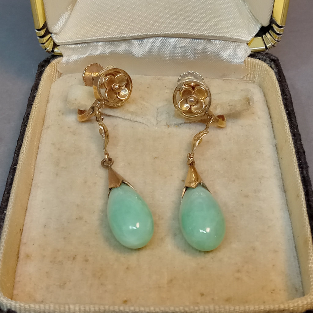Vintage Jade & 14KT Gold Earrings - image 1 of 5