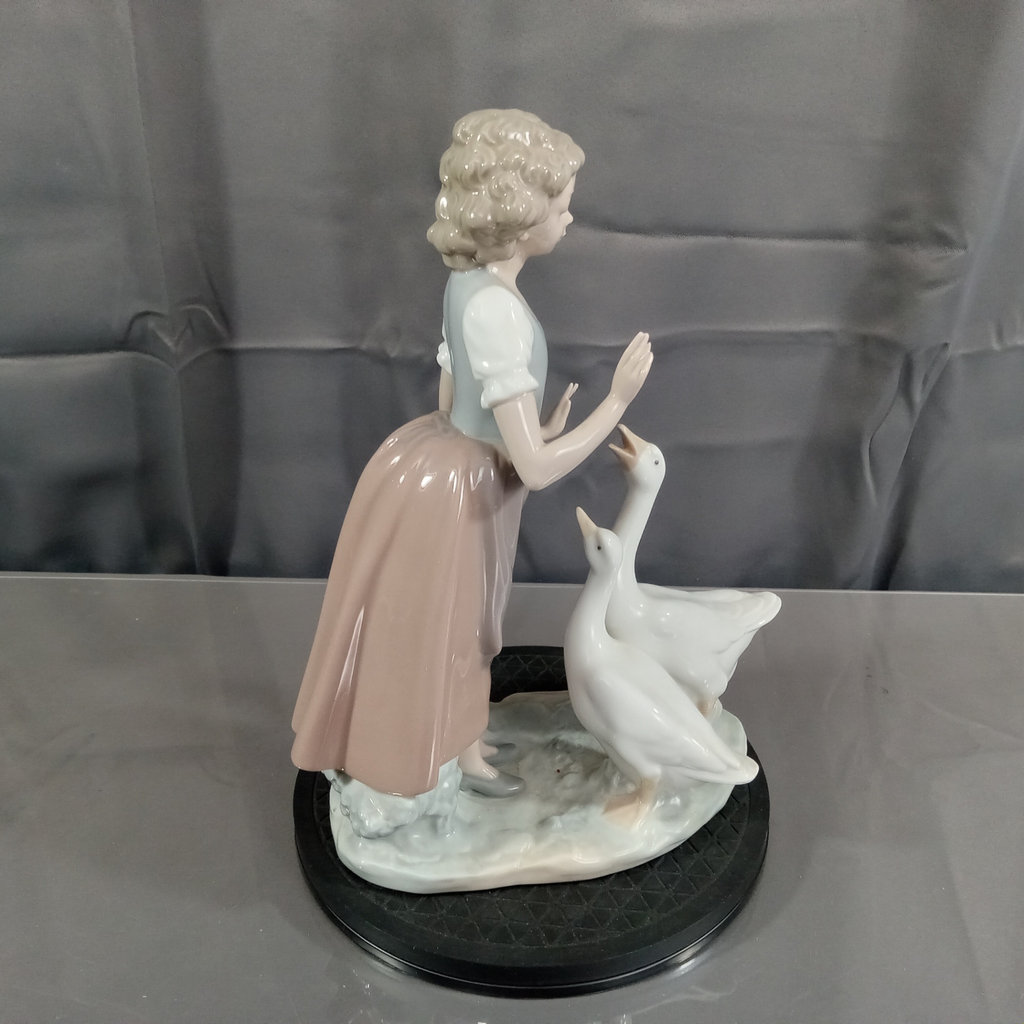 NAO by Lladro Girl with Geeze - image 4 of 10