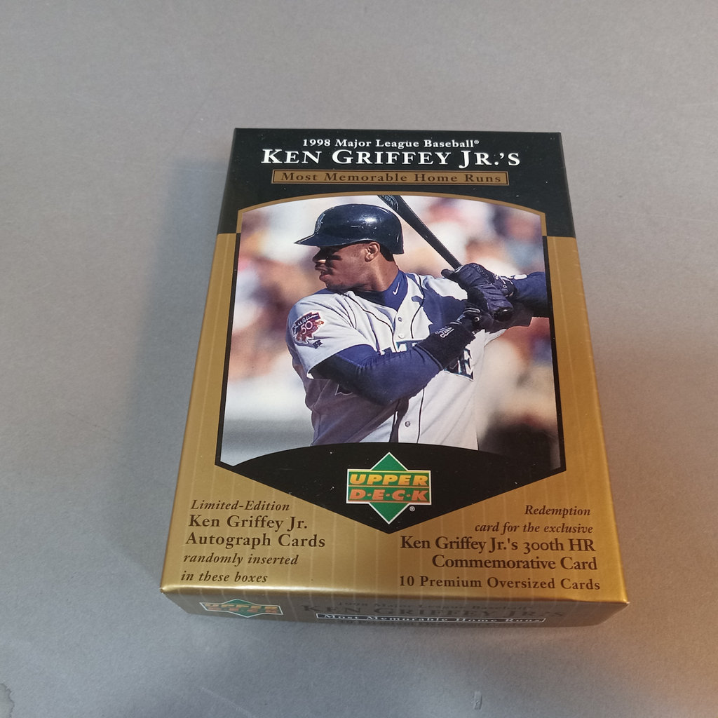 Ken Griffey Jr / Sr Baseball Trading and Collectors Cards - image 2 of 20