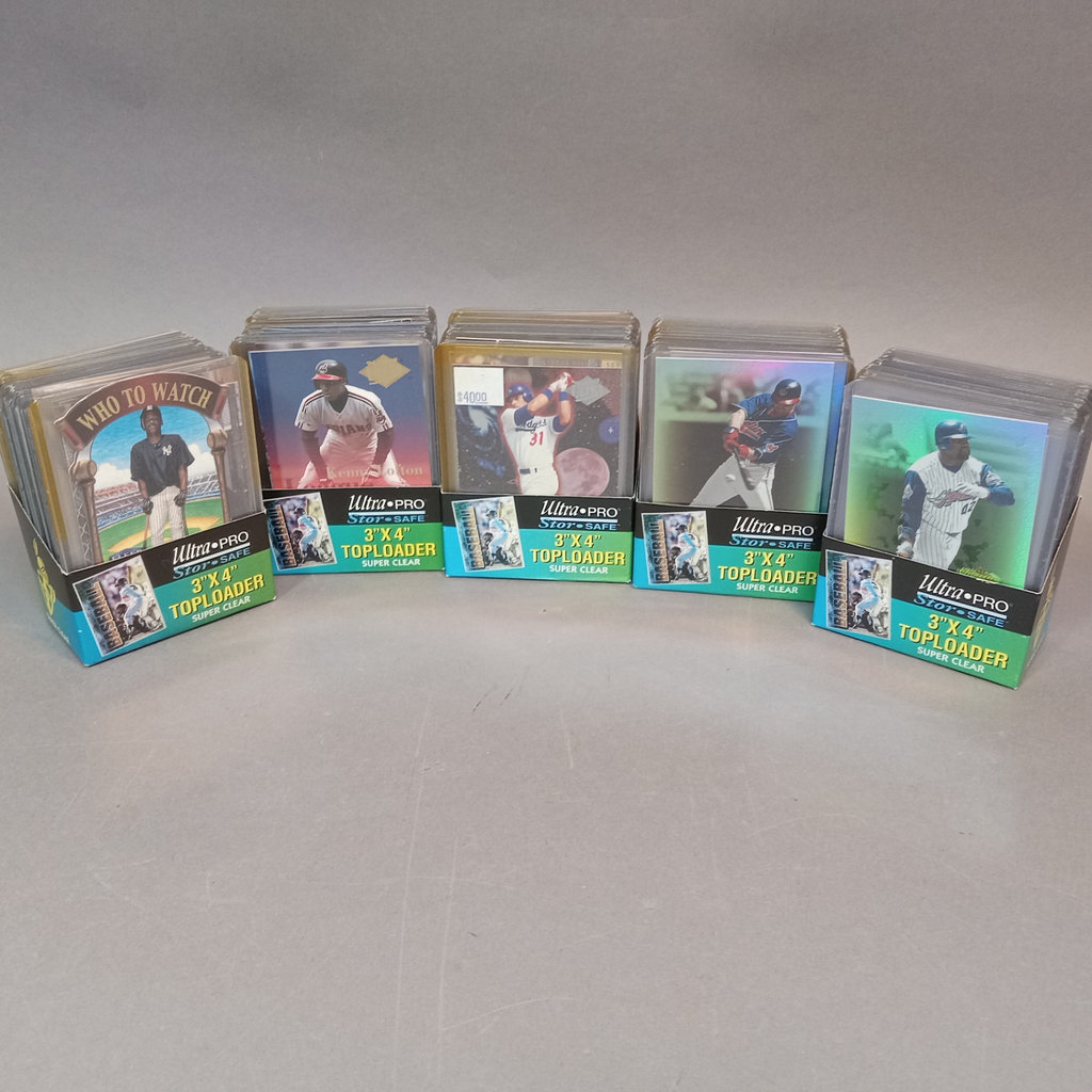 Fleer Hologram / Foil Baseball Trading Cards - image 1 of 19