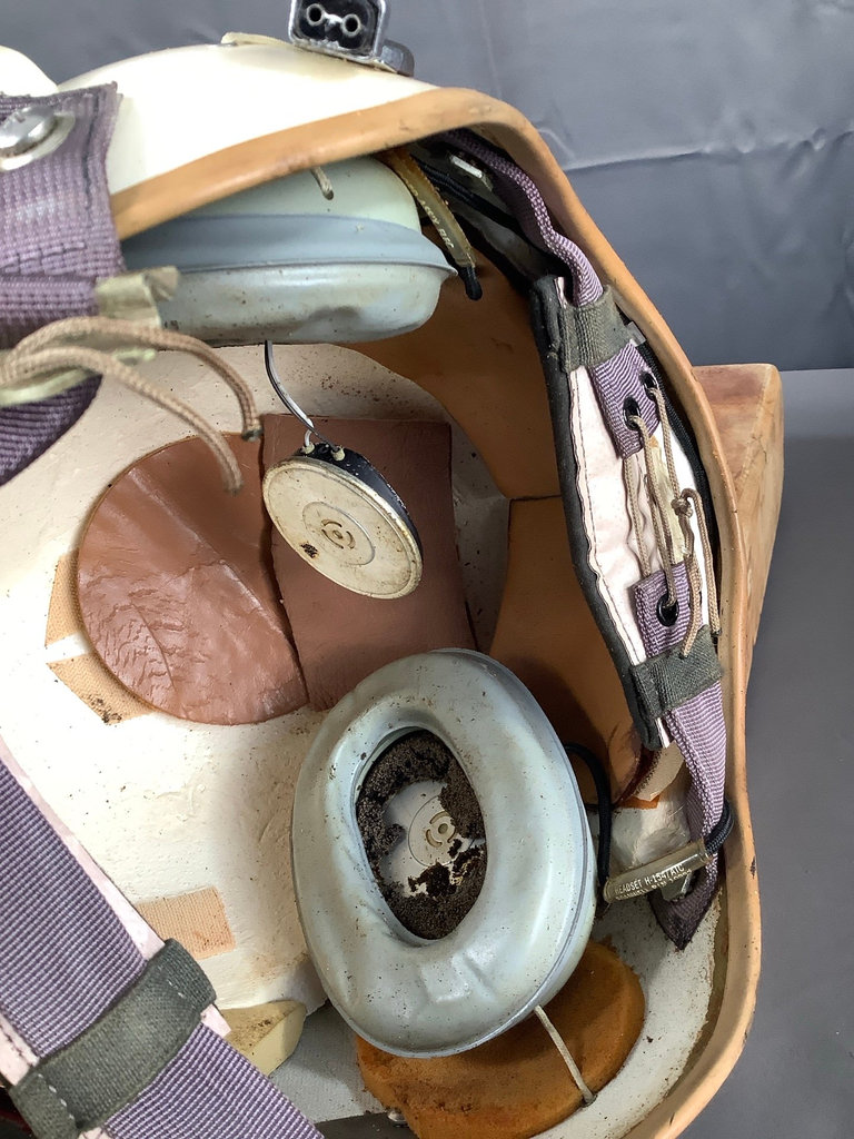 1970s Pilot Helmet With Box And Flight Gloves - image 5 of 6