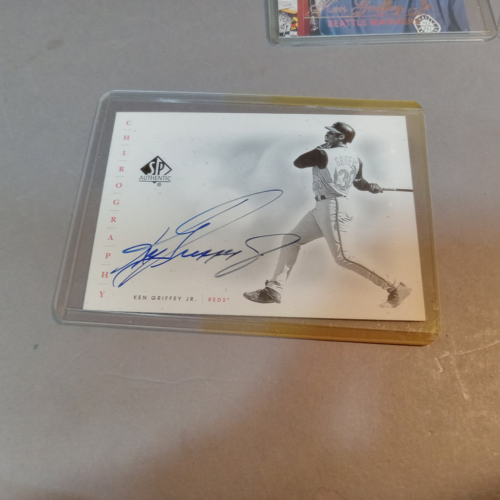 Ken Griffey Jr / Sr Baseball Trading and Collectors Cards - image 7 of 20