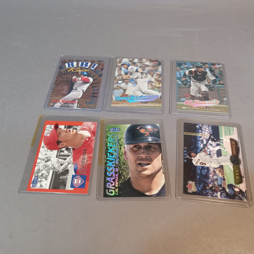 Fleer Hologram / Foil Baseball Trading Cards - image 15 of 19