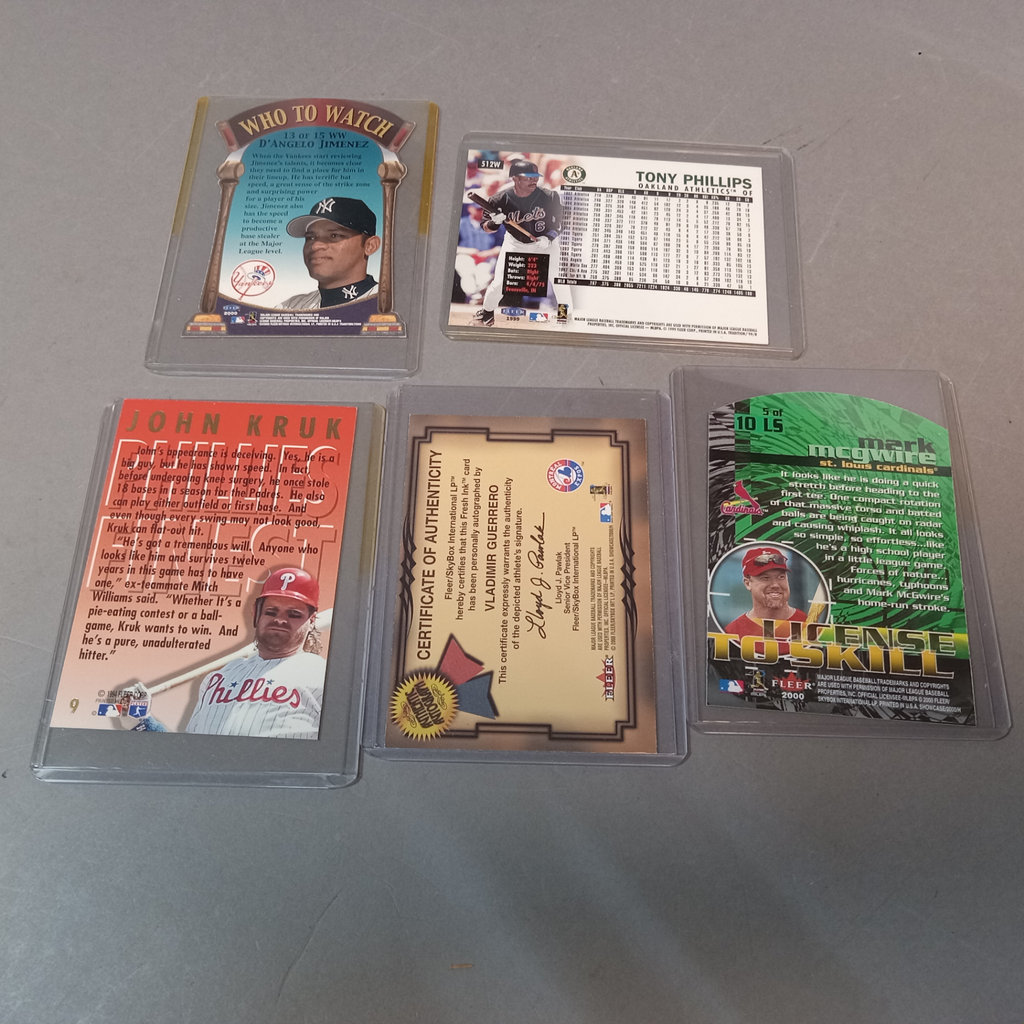 Fleer Hologram / Foil Baseball Trading Cards - image 3 of 19