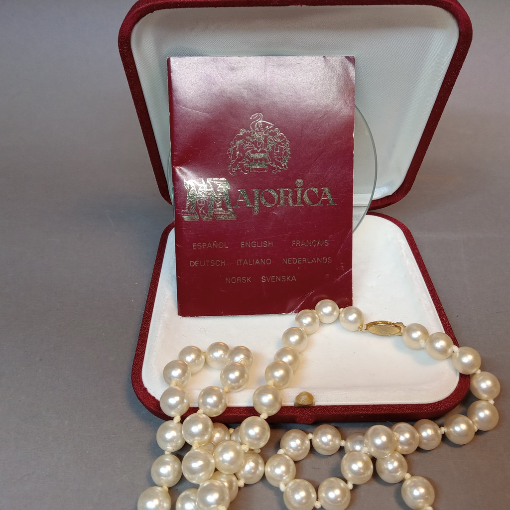 Vintage Pearl Necklaces - image 3 of 9