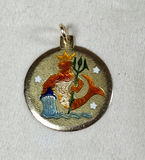 18K Gold Pisces Zodiac Pendant - thumbnail 2 of 5