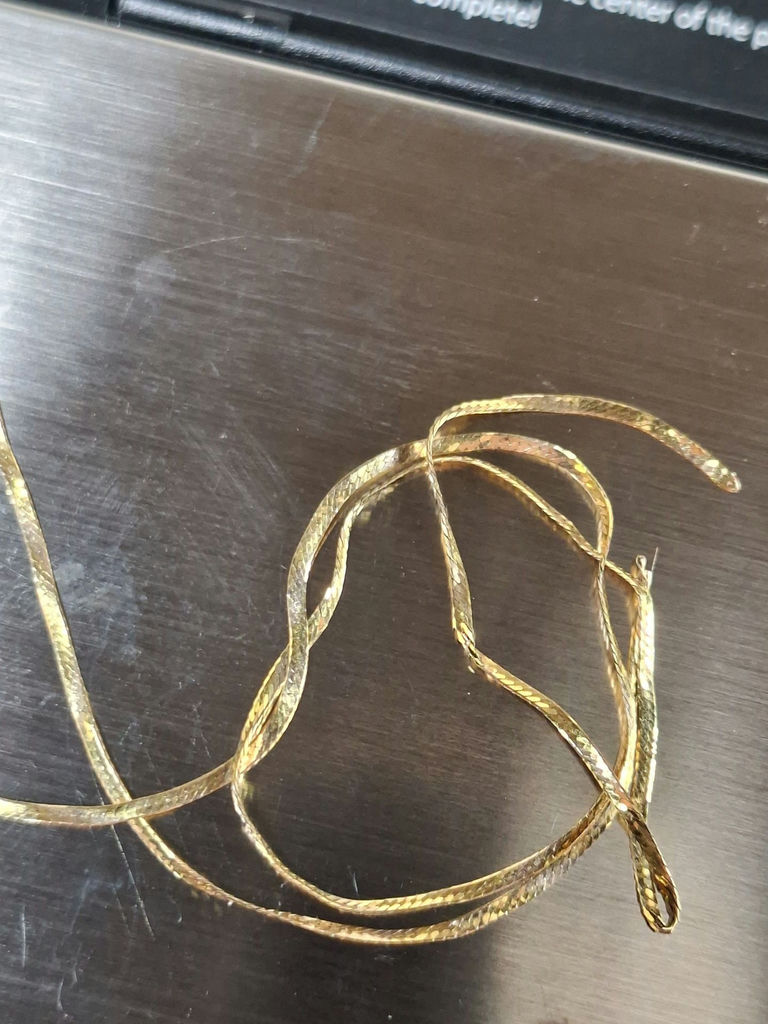 14K VERY THIN GOLD, WEIGHS 0.73 GRAMS - image 3 of 4