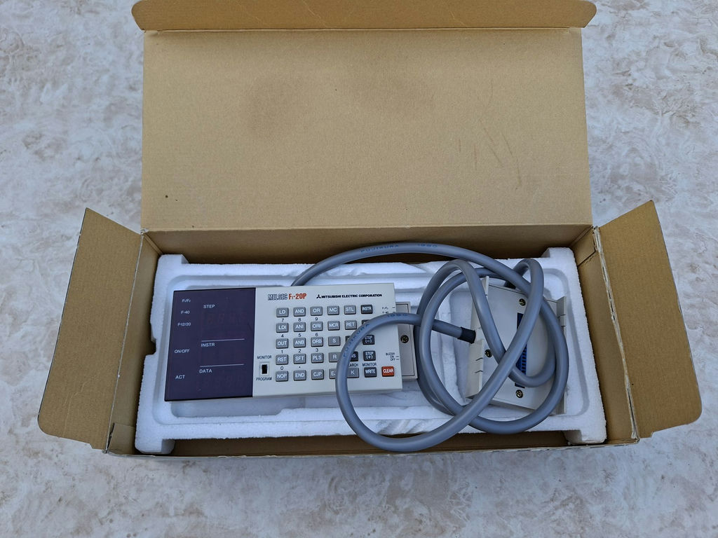 Mitsubishi F1-20P-E Programmable Controller Programming Unit - image 1 of 6