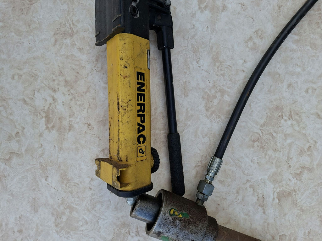 Enerpac Hydraulic Hand Pump and Cylinder - image 4 of 11