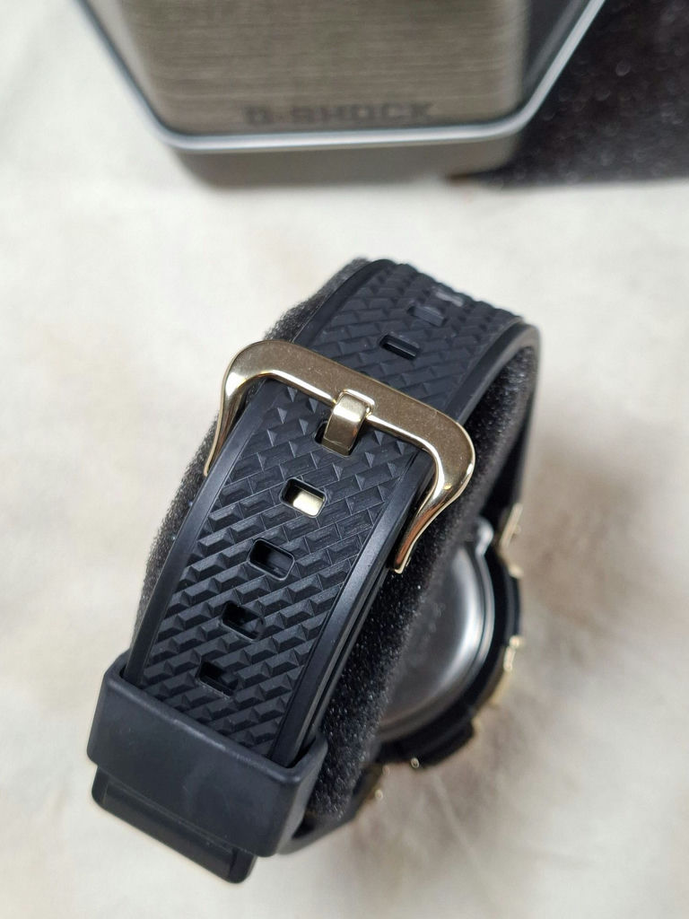 Casio G-Shock GM110G-1A9 Wristwatch with Box and Documentation - image 5 of 9