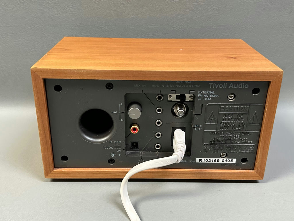 Tivoli Audio Am-FM Model Two Henry Kloss - image 4 of 7