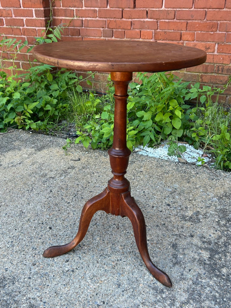 Antique Pedestal Table - image 4 of 4