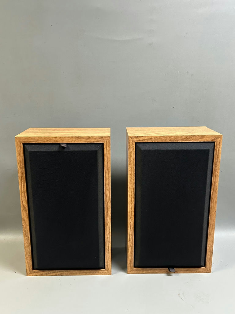 Vintage KLH Classic Series Speakers - image 1 of 5