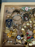 Costume Jewelry & Medals - thumbnail 2 of 6