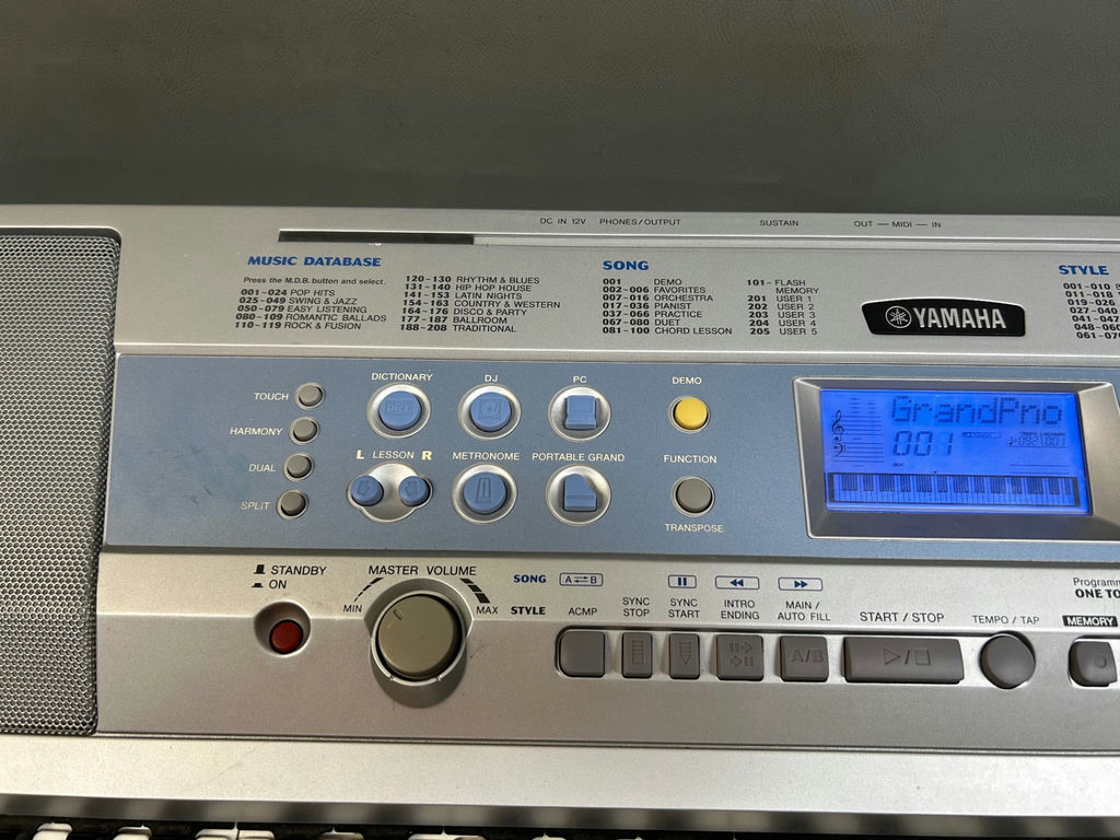 Yamaha DGX-200 76 Key Portable Digital Piano - image 4 of 8