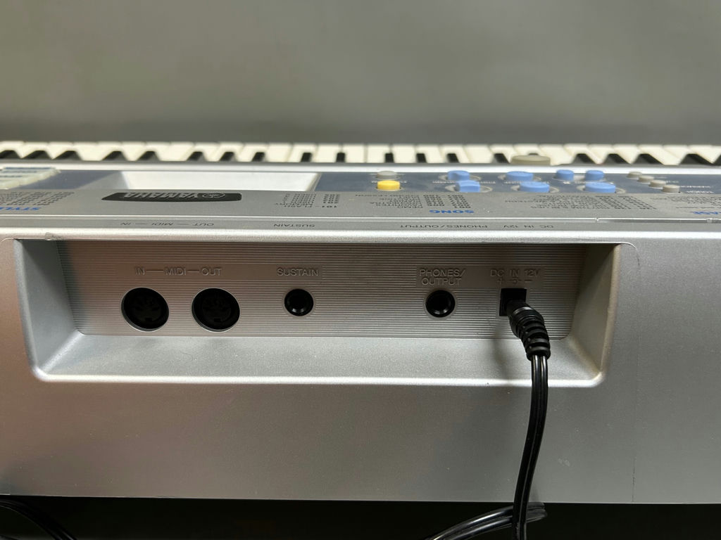Yamaha DGX-200 76 Key Portable Digital Piano - image 8 of 8