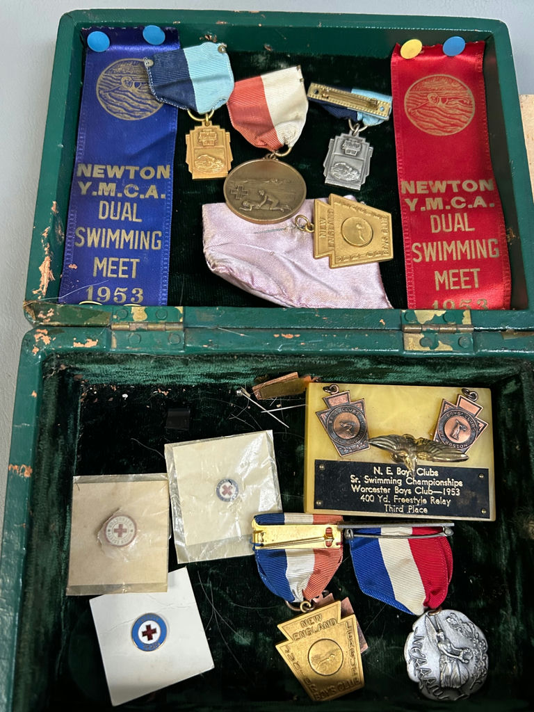 Costume Jewelry & Medals - image 5 of 6