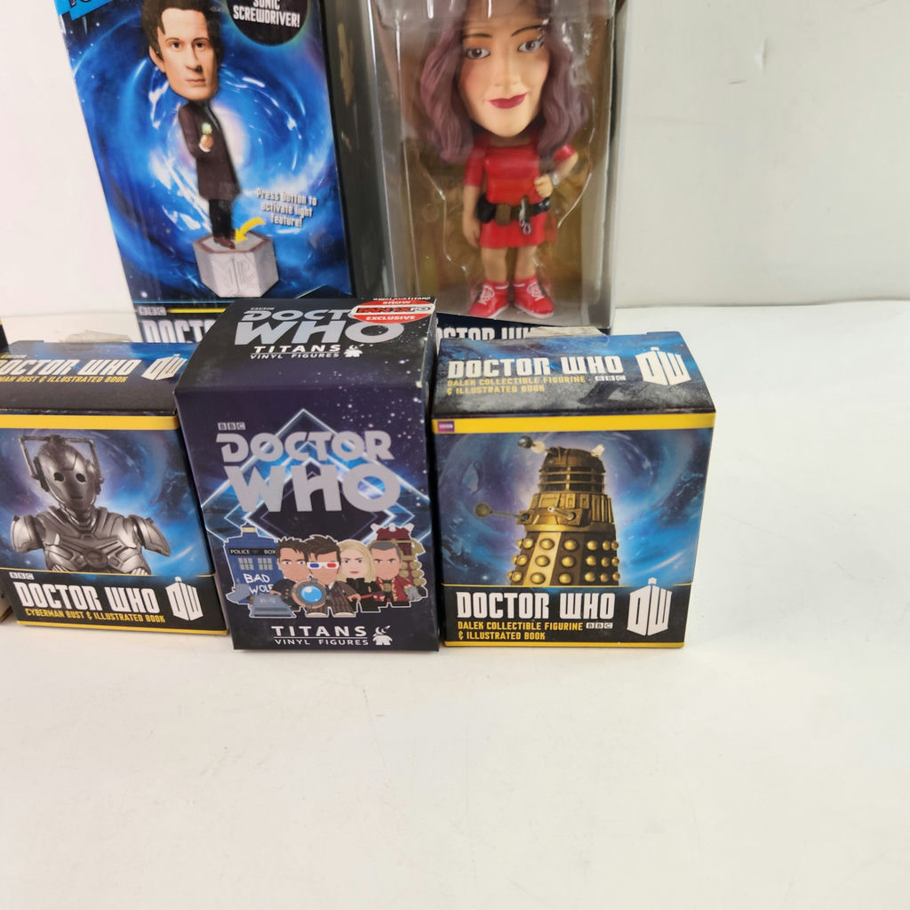 Doctor Who Clara Oswald Bobble Heads Dalek Tardis Action Figures - image 3 of 4