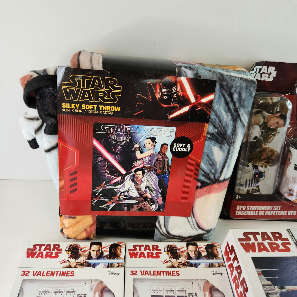 Star Wars Throw Blanket Valentines Cards Millenium Falcon Toy Stationery Set - image 3 of 5