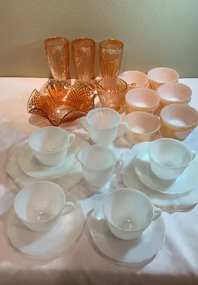 Vintage Glassware - Image 1 of 10