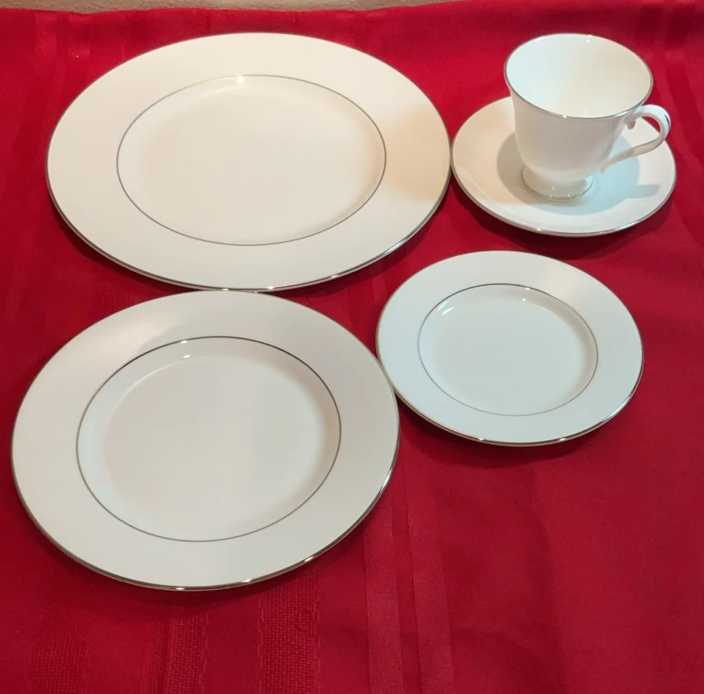 New Wedgwood Place Settings For Four - image 2 of 4