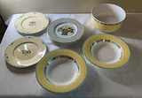 Assorted Villeroy & Boch Porcelain Plates and Bowls - thumbnail 1 of 15