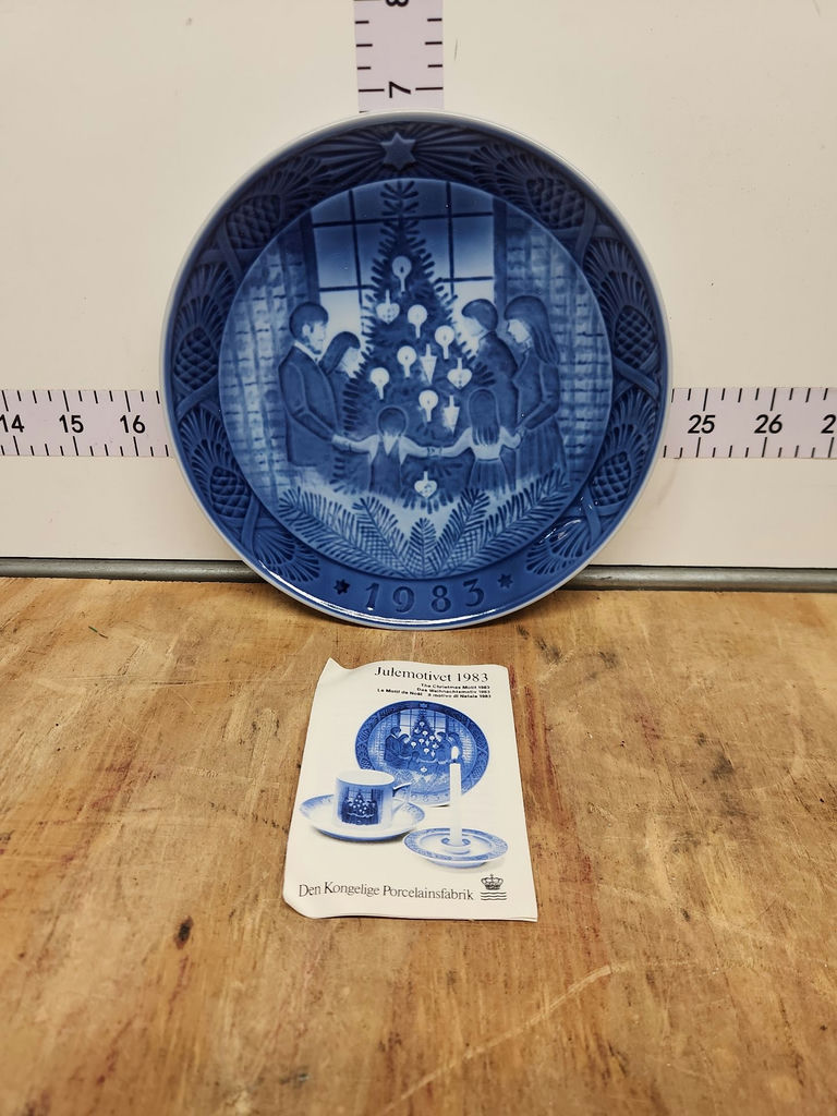 Pottery & China Lot - image 37 of 40